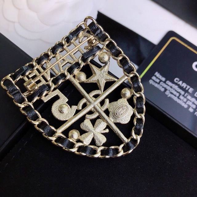 Chanel classic brooch authentic details revealed on the official website homepa