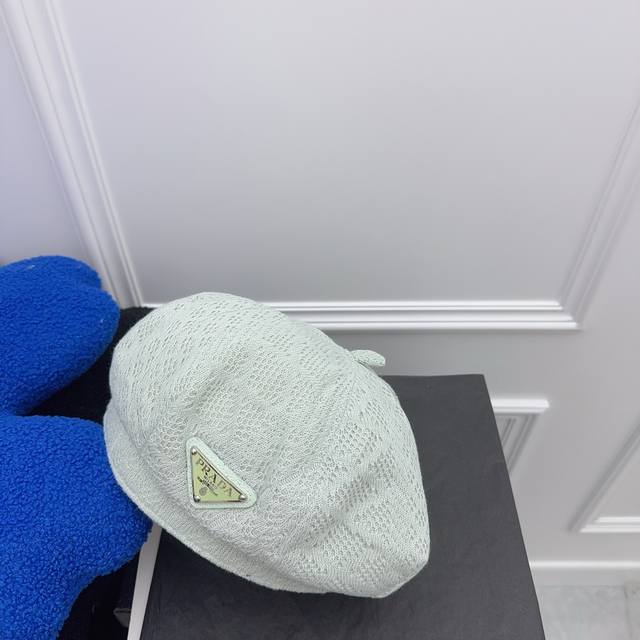 Prada Simple high-end beret DDD