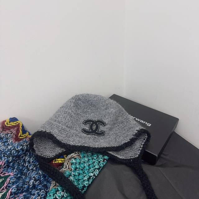 Chanel new earmuffs autumn and winter atmosphere must-have DDD