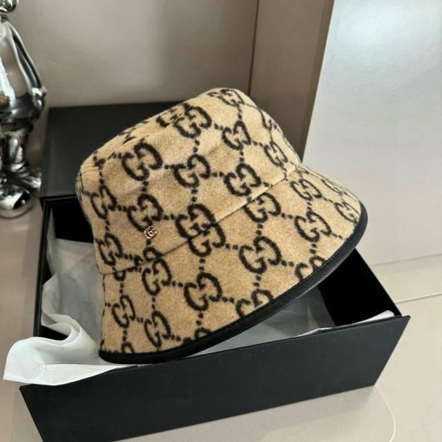 Gucci autumn and winter new style peaked cap, woolen hat, head circumference 57c