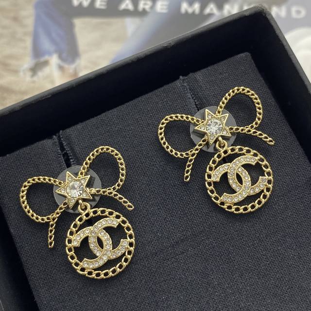 Chanel's hot-selling earrings are now available! Chanel 25 Chain Bow Round Earri