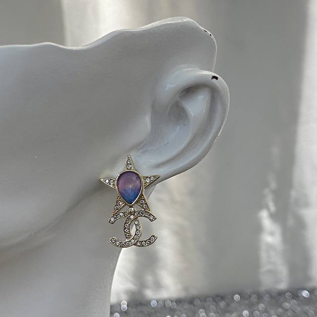 Chanel earrings hot-selling models are on sale now, and they are also available
