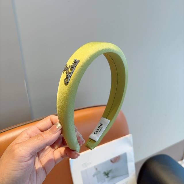 with packaging Celine's classic satin headband is comfortable and stress-free t