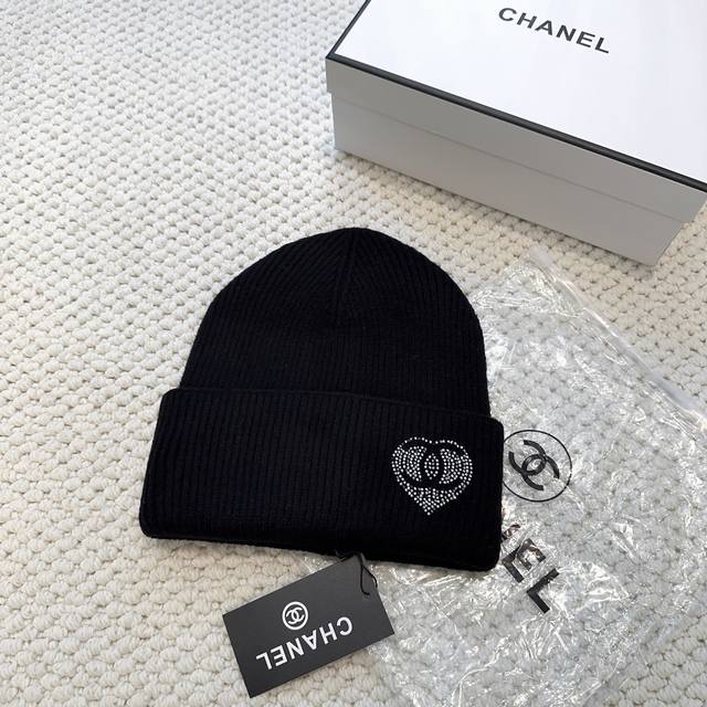 Chanel simple rhinestone knitted beanie, super popular and top-notch texture, su