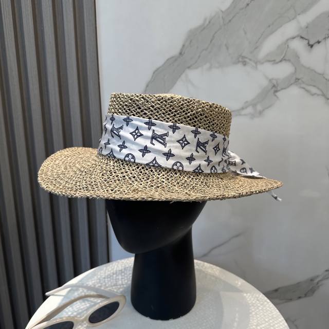 Dior imported high-quality fine-woven straw hat is purely hand-woven, with a bea