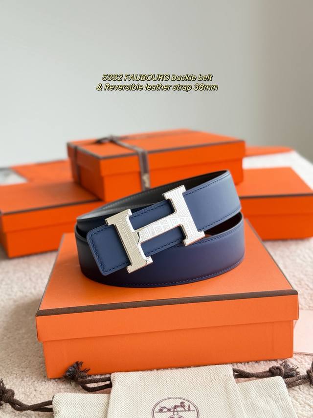 5382 Fauboung, featuring premium hardware and imported calfskin leather, is 38mm