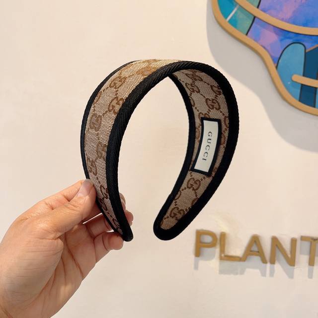 with packaging Gucci official classic wide-brimmed new headband, a must-have it