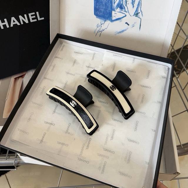 with box single Chanel Chanel's latest small Chanel clip, simple and practical,