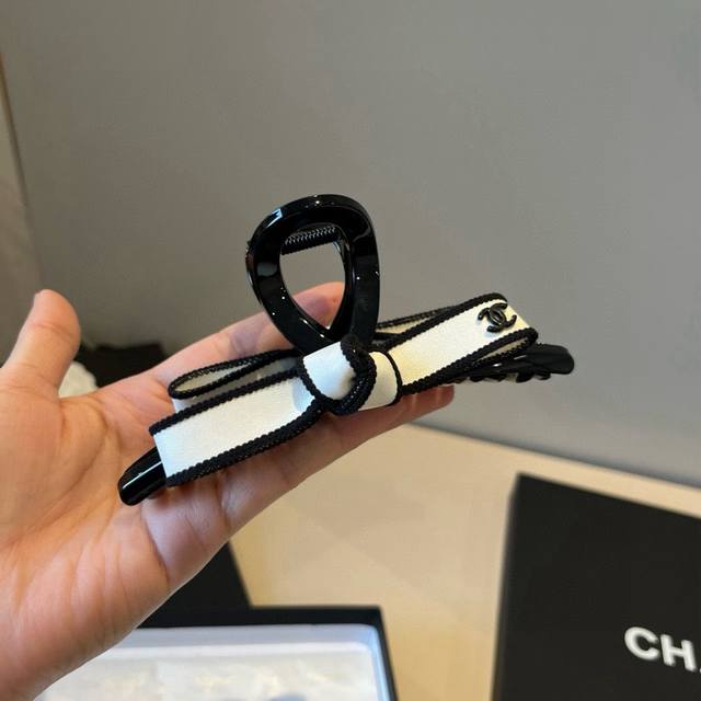 Chanel Chanel high-end headband DDD