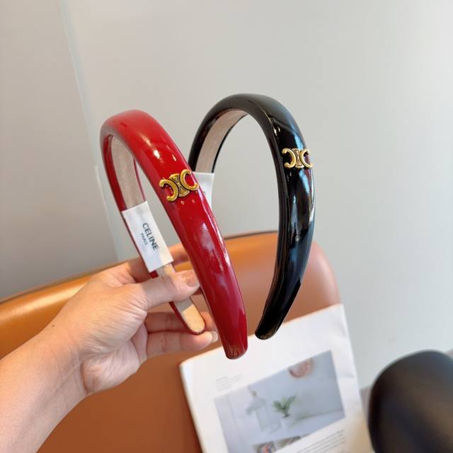 with packaging Celine's new Korean patent leather headband is comfortable and s