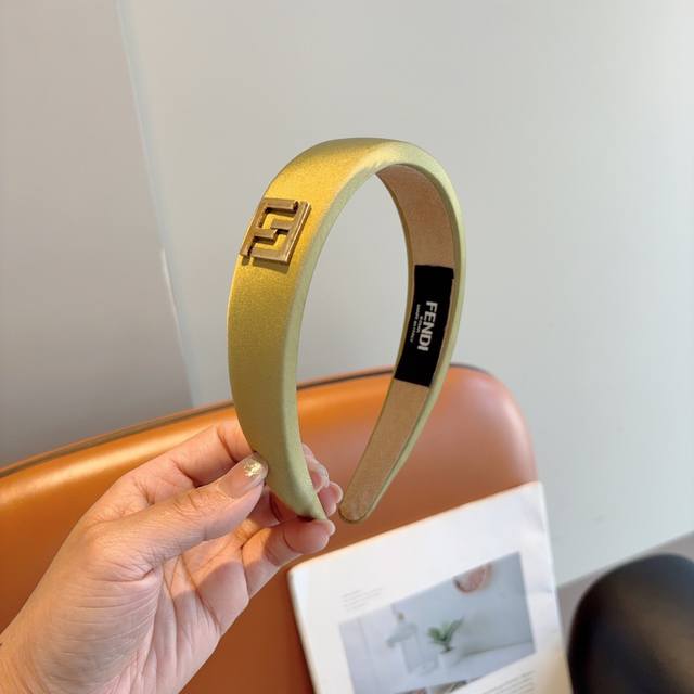 with packaging Fendi new satin sponge headband, retro headband, simple and vers