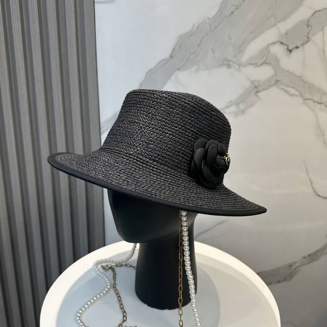 Chanel 2025 new straw hat, high-end customization, socialite Audrey Hepburn styl