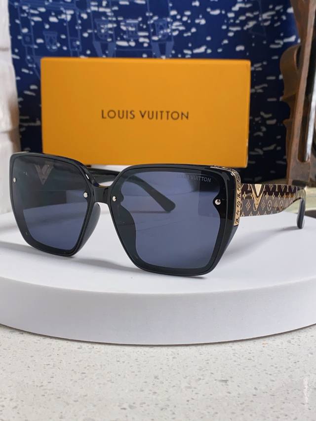 Louis Vuitton 2025 new Lv sunglasses fashion trend women's sense sun visor anti-
