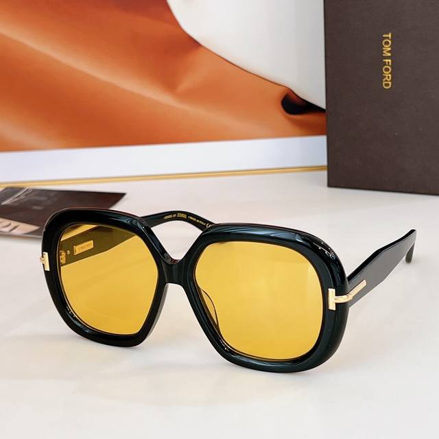 Tom Ford Mod: Ft1278 Size: 56 ports 16-135 DDD