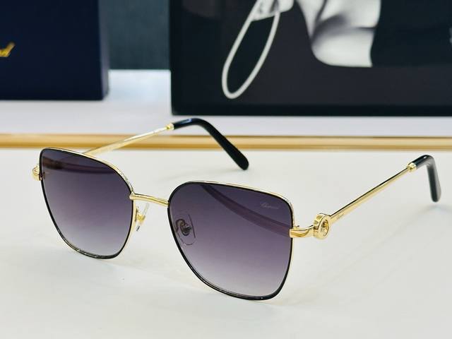 Original Chopard Model: Vchl59S Size: 54 mouth 18-145 with modern and fashionab