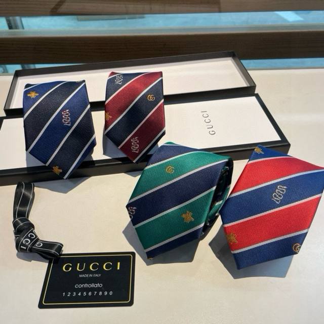 G's men's tie collection is an ideal choice for rare and exquisite craftsmanship
