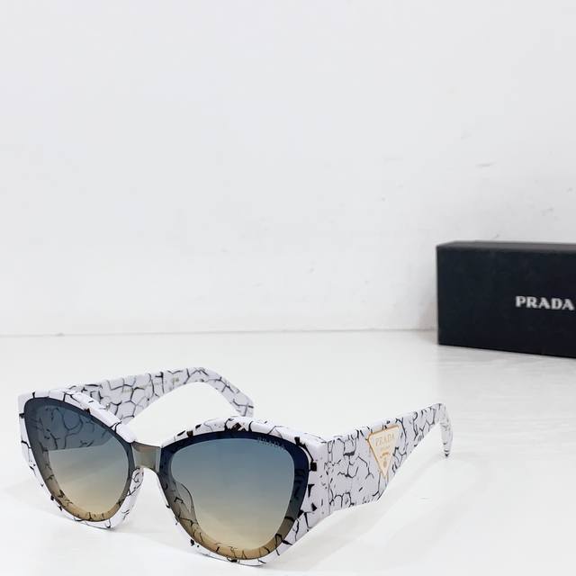 Prad* Model: Pr 208Vs Size : 54 ports 20-148 DDD