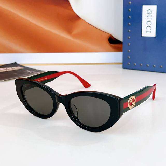 Gucc* Model: Gg1862S Size: 52 ports 21-145 DDD