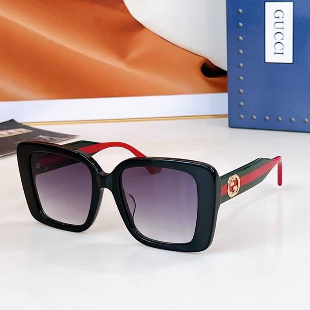 Gucc* Model: Gg1861S Size: 53 ports 20-145 DDD