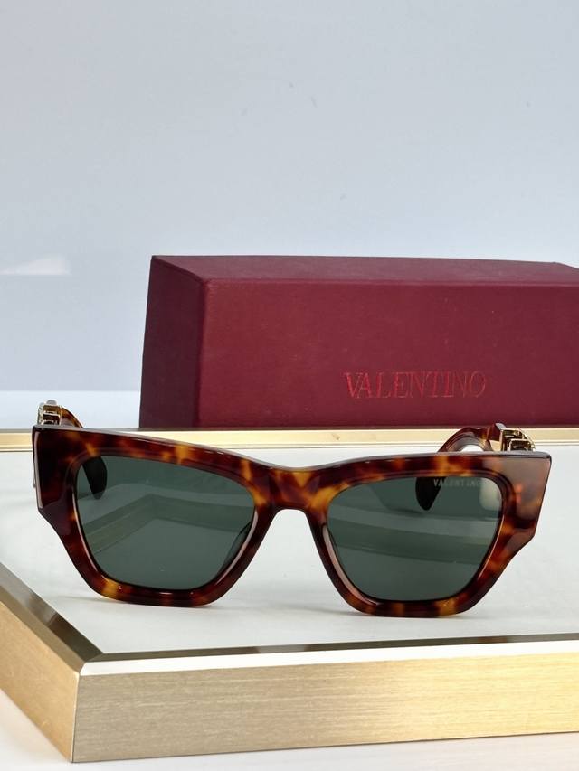 Valentino Vls-166A Size: 52 ports 20-145 DDD