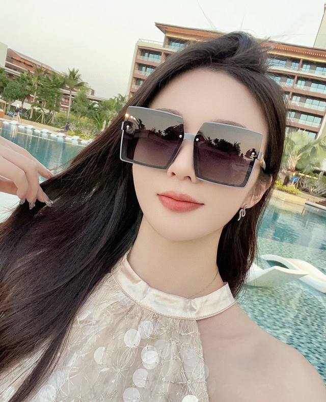 Chanel Chanel 2025 new trendy popular fashion square frame sunglasses comfortabl