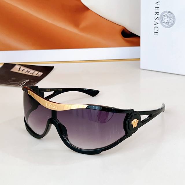 Versace Model:Ve4475 Size:142 ports 0-105 DDD