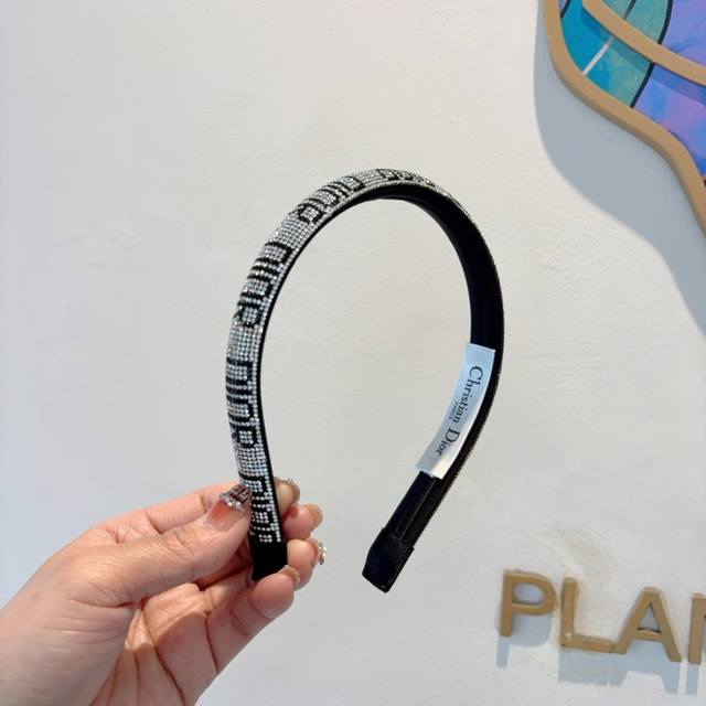 with packaging Dior Dior's new European and American trendy diamond headband, a