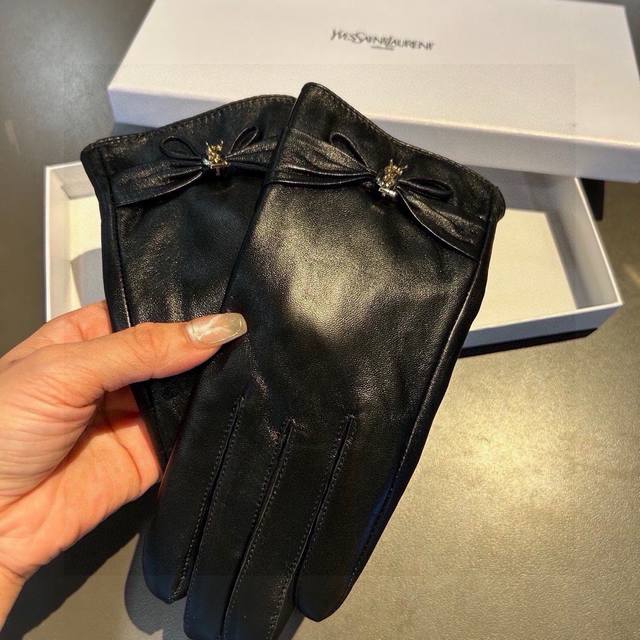 2025 New Exclusive First Release Yves Saint Laurent Yls Touchscreen Women's Glov