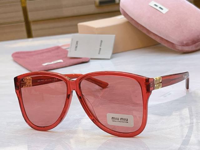 Miumi* Miu Miu new sunglasses, Mod: Smu A08, Size: 60-14-145 DDD