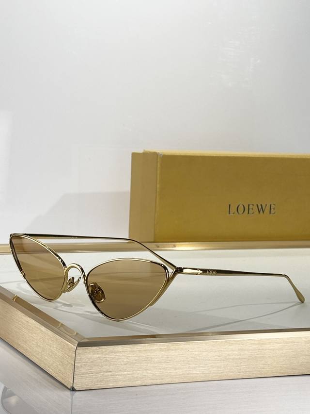 Loew*Ss25 Model: Lw40179U Size: 59 ports 15-140 DDD