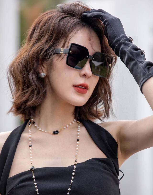 Chanel Chanel 2025 new trendy popular fashion square frame sunglasses comfortabl