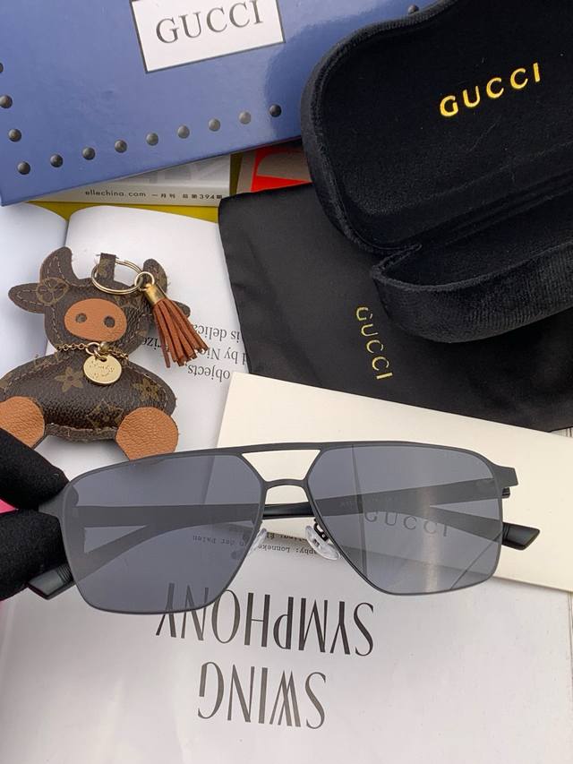Gucci Men's Colorful Aviator Polarized Sunglasses Material: HD Nylon Thickened C