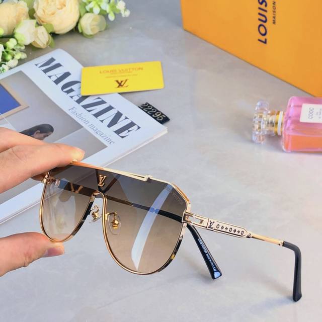 Louis Vuitto* fashionable new sunglasses, high quality, high texture, versatile,