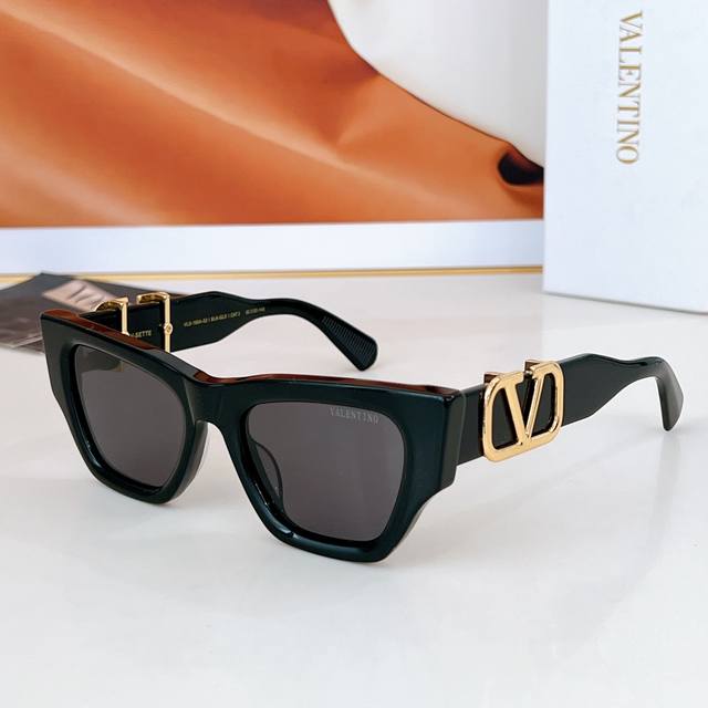 Valentino Model: Vls-166A Size: 52 ports 20-145 DDD