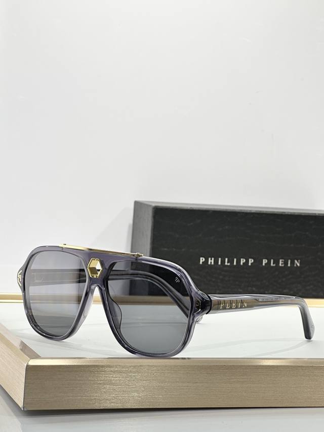 Philipp Plien Model: 004M Size: 61 ports 13-145 DDD