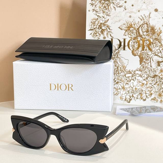 Dio*Model: Diorbutterfly S2Isize: 54 ports 17-145 DDD