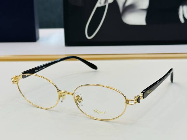 Original Chopard Model: Vchl37J Size: 53 port 17-145 with modern and stylish des