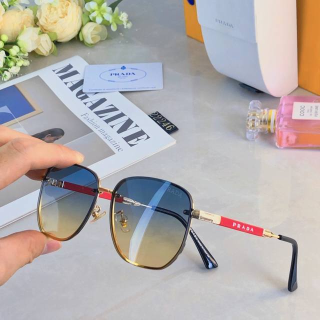 Prad*Fashionable new sunglasses with high quality and texture, versatile sunshad