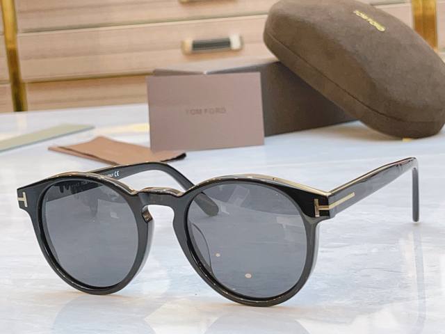 Tom For* Tom Ford new sunglasses, Model: Tf0591, Size: 51/20-145 DDD