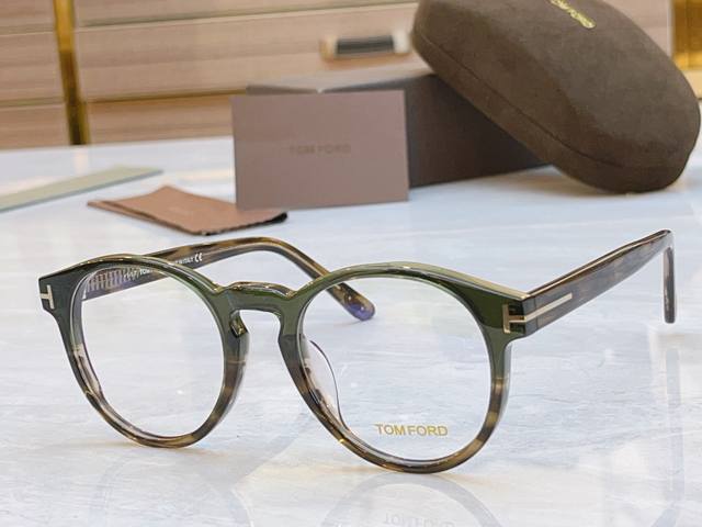Tom For* Tom Ford new glasses frame, Model: Tf0591, Size: 51/20-145 DDD