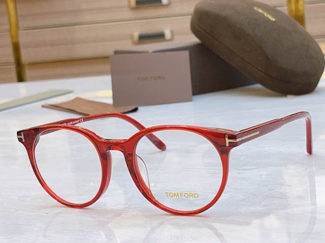 Tom For* Tom Ford new glasses frame, Model: Tf5695, Size: 51 20-145 DDD