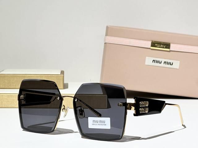 Miu Miu Mod: Smu 60Ws Size: 60 ports 15 145 DDD