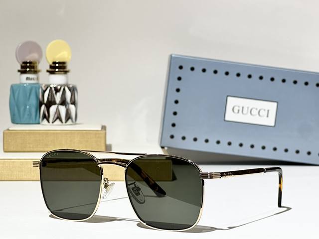 Gucci Mod: Gg1881S Size: 54 ports 20-145 DDD