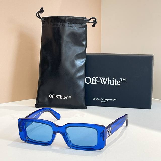 Off Whitemodel:Oeri127 1007Size: 50 ports 20-150 DDD