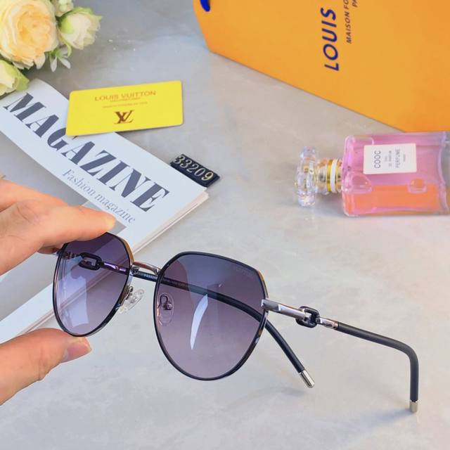 Louis Vuitto*2025 new Korean style metal small frame sunglasses for women high-e