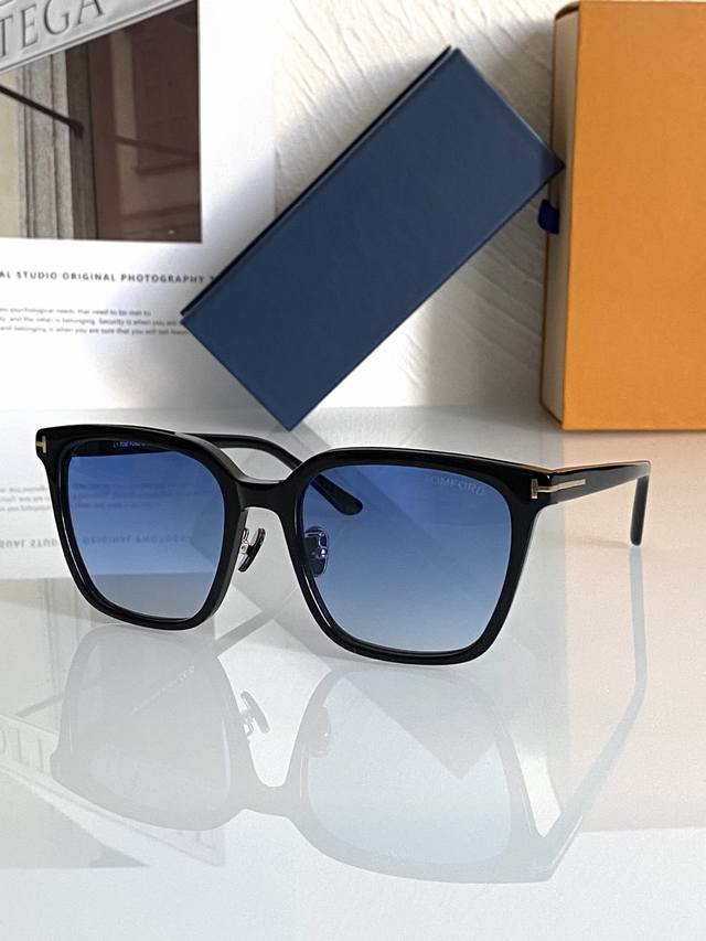 Sunglasses Tom For* Tf1132 Size:55-20-145 DDD