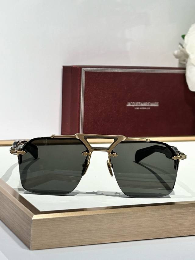Jacques Marie Mage Model: Silverton Size: 57 ports 16-140 DDD