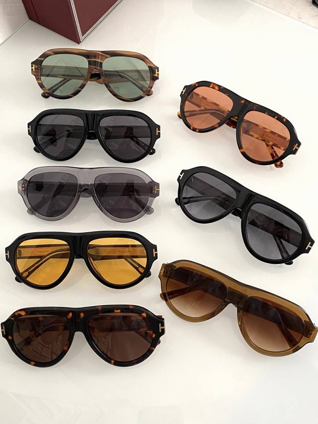 Tom For* Model: Tf12258 Size: 59 ports 18-145 DDD