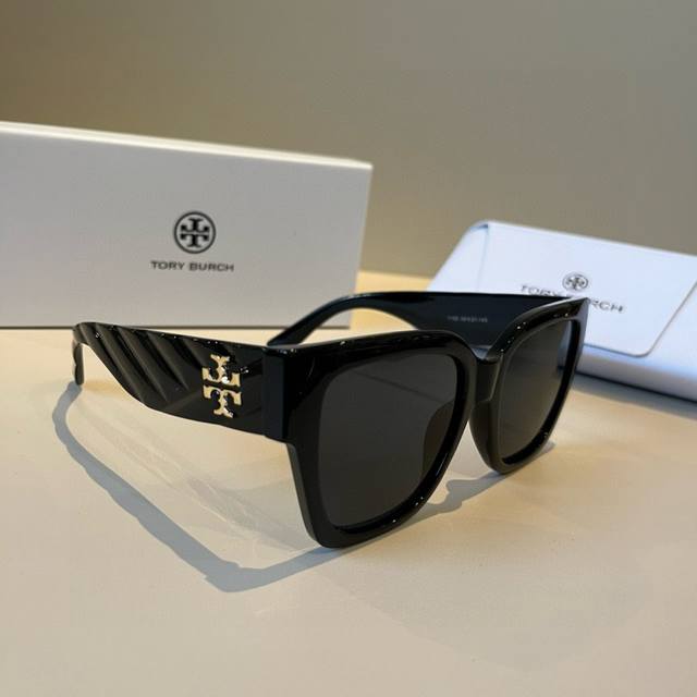Tory Burch Tony Burch retro sunglasses DDD