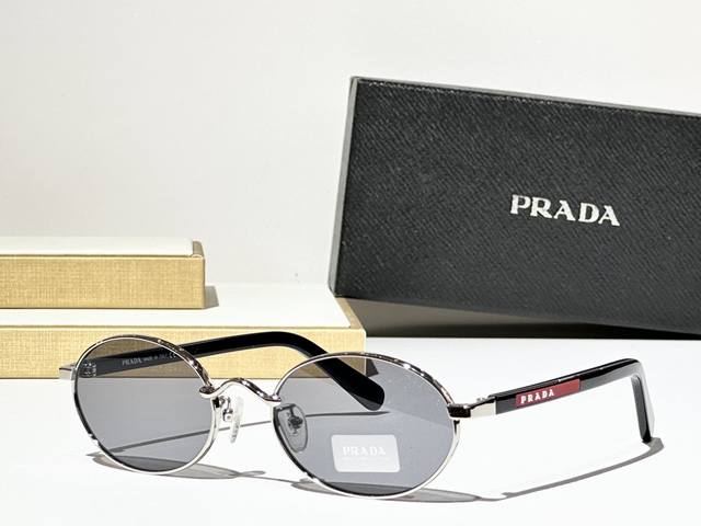Prada Mod : Spr A72S Size: 54 ports 21-140 DDD